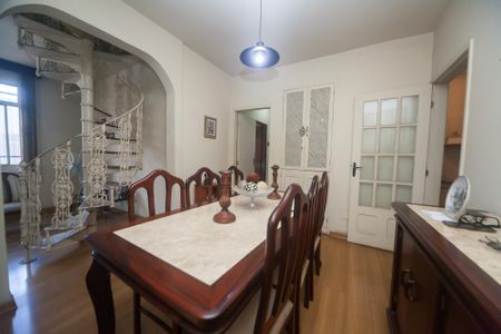 Apartamento à venda com 175m², 3 quartos e 2 vagas Apartamento à venda com 175m², 3 quartos e 2 vagasSala de Jantar