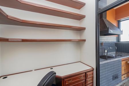 Apartamento à venda com 228m², 3 quartos e 2 vagasEscritório
