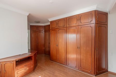 Apartamento à venda com 228m², 3 quartos e 2 vagasSuíte