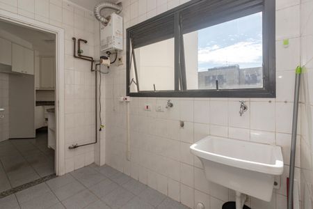 Apartamento à venda com 228m², 3 quartos e 2 vagasÁrea de Serviço
