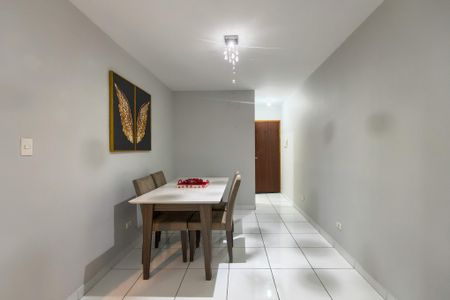 Apartamento para alugar com 75m², 2 quartos e 1 vagaSala
