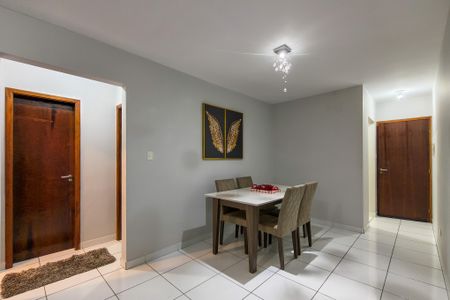 Apartamento para alugar com 75m², 2 quartos e 1 vagaSala