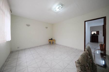 Casa para alugar com 80m², 3 quartos e 2 vagasSala