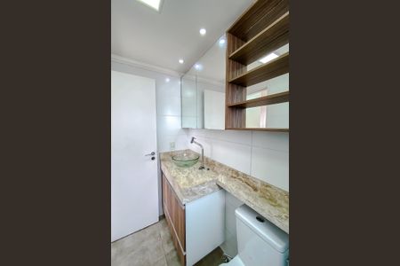 Apartamento para alugar com 61m², 2 quartos e 2 vagas Apartamento para alugar com 61m², 2 quartos e 2 vagasBanheiro da Suíte