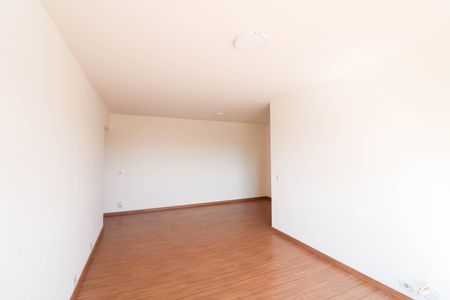 Apartamento à venda com 85m², 2 quartos e 1 vaga Apartamento à venda com 85m², 2 quartos e 1 vagaSala