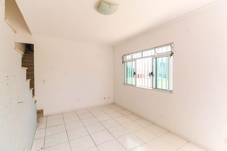 Casa de condomínio para alugar com 119m², 2 quartos e 2 vagasSala