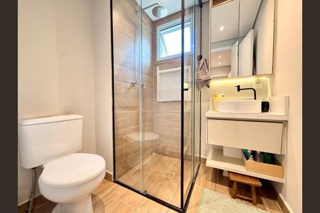 Banheiro de apartamento à venda com 2 quartos, 86m² em Jardim Flor da Montanha, Guarulhos