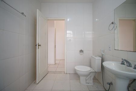 Casa para alugar com 210m², 4 quartos e 2 vagasBanheiro Social