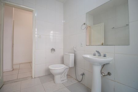 Casa para alugar com 210m², 4 quartos e 2 vagasBanheiro Social
