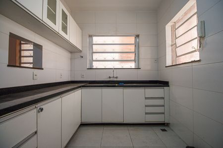 Casa para alugar com 210m², 4 quartos e 2 vagasCozinha