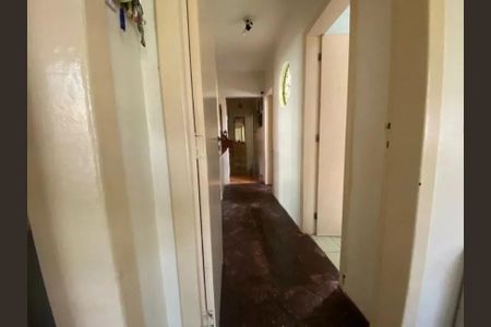 Casa à venda com 249m², 3 quartos e 3 vagasCorredor 