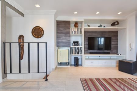 Apartamento à venda com 130m², 3 quartos e 2 vagas Apartamento à venda com 130m², 3 quartos e 2 vagasSala - piso superior