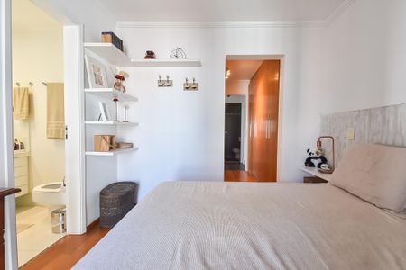 Apartamento à venda com 130m², 3 quartos e 2 vagas Apartamento à venda com 130m², 3 quartos e 2 vagasSuíte 1