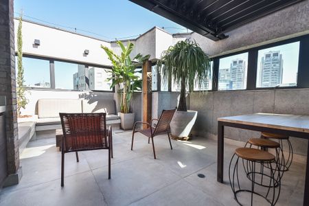 Apartamento à venda com 130m², 3 quartos e 2 vagas Apartamento à venda com 130m², 3 quartos e 2 vagasChurrasqueira - piso superior