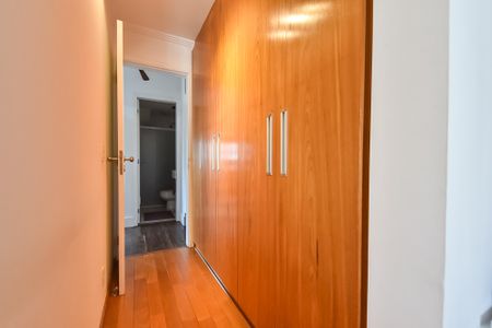 Apartamento à venda com 130m², 3 quartos e 2 vagas Apartamento à venda com 130m², 3 quartos e 2 vagasSuíte 1