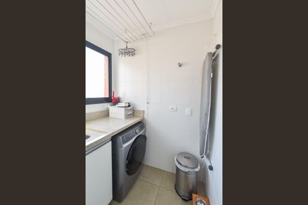 Apartamento à venda com 130m², 3 quartos e 2 vagas Apartamento à venda com 130m², 3 quartos e 2 vagasÁrea de serviço