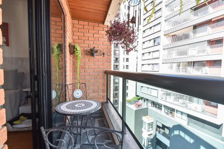 Apartamento à venda com 130m², 3 quartos e 2 vagas Apartamento à venda com 130m², 3 quartos e 2 vagasVaranda da suíte 1