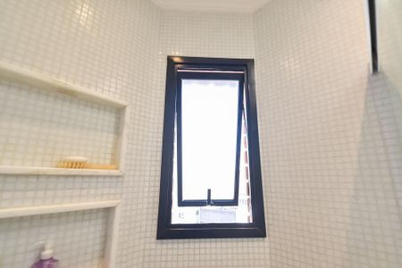 Apartamento à venda com 130m², 3 quartos e 2 vagas Apartamento à venda com 130m², 3 quartos e 2 vagasBanheiro da suíte 1
