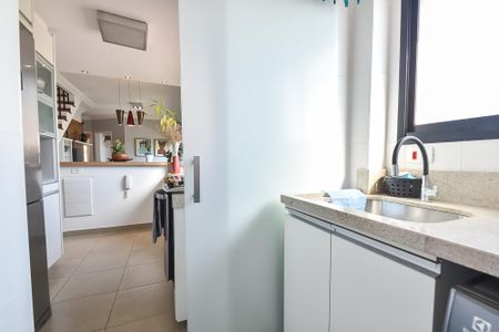 Apartamento à venda com 130m², 3 quartos e 2 vagas Apartamento à venda com 130m², 3 quartos e 2 vagasÁrea de serviço