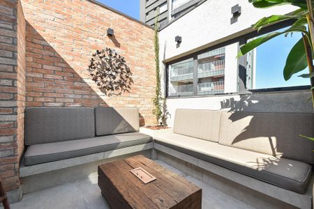 Apartamento à venda com 130m², 3 quartos e 2 vagas Apartamento à venda com 130m², 3 quartos e 2 vagasChurrasqueira - piso superior