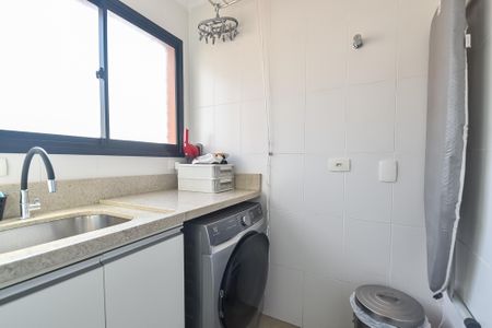 Apartamento à venda com 130m², 3 quartos e 2 vagas Apartamento à venda com 130m², 3 quartos e 2 vagasÁrea de serviço