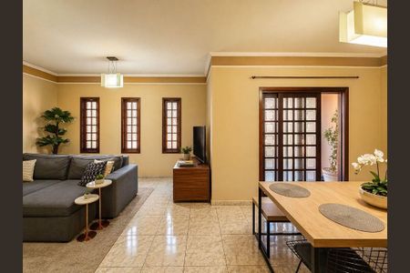 Casa à venda com 3 quartos, 225m² em Roncáglia, Campinas