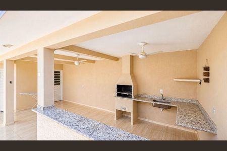 Casa à venda com 225m², 3 quartos e 3 vagas