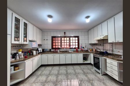 Casa à venda com 3 quartos, 313m² em City América, São Paulo