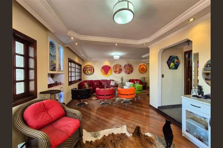 Casa à venda com 3 quartos, 313m² em City América, São Paulo
