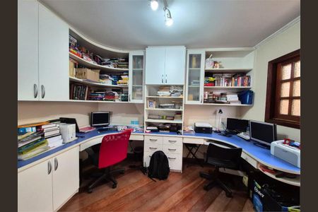 Casa à venda com 3 quartos, 313m² em City América, São Paulo