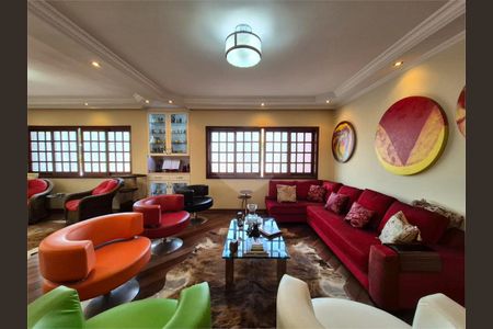 Casa à venda com 3 quartos, 313m² em City América, São Paulo