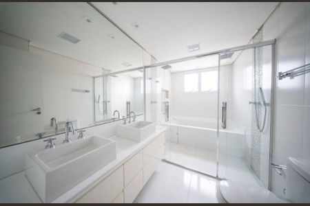 Apartamento para alugar com 4 quartos, 228m² em Vila Gomes Cardim, São Paulo