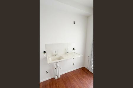 Banheiro de apartamento para alugar com 1 quarto, 29m² em Jardim Danfer, São Paulo