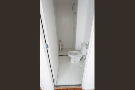 Banheiro de apartamento para alugar com 1 quarto, 29m² em Jardim Danfer, São Paulo