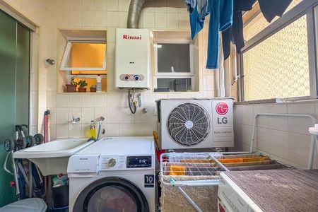 Apartamento à venda com 96m², 4 quartos e 2 vagas Apartamento à venda com 96m², 4 quartos e 2 vagasBanheiro com lavadora e secadora, aquecedor a gás e ar condicionado.