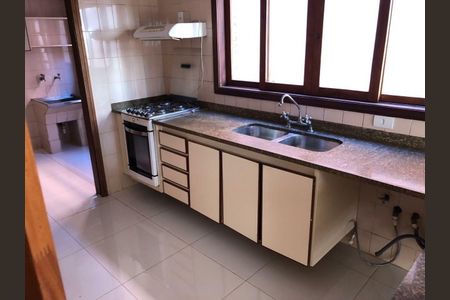 Casa para alugar com 3 quartos, 380m² em Jardim Morumbi, São Paulo