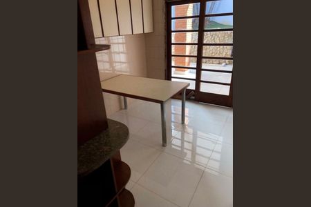 Casa para alugar com 3 quartos, 380m² em Jardim Morumbi, São Paulo