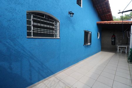 Casa à venda com 127m², 4 quartos e 2 vagas Casa à venda com 127m², 4 quartos e 2 vagasQuintal