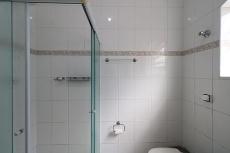 Casa à venda com 127m², 4 quartos e 2 vagas Casa à venda com 127m², 4 quartos e 2 vagasBanheiro Social