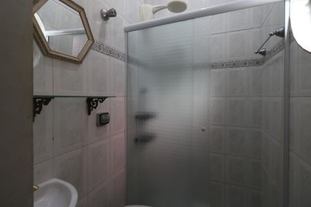 Casa à venda com 127m², 4 quartos e 2 vagas Casa à venda com 127m², 4 quartos e 2 vagasBanheiro da Suíte