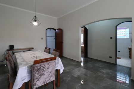 Casa à venda com 127m², 4 quartos e 2 vagas Casa à venda com 127m², 4 quartos e 2 vagasSala