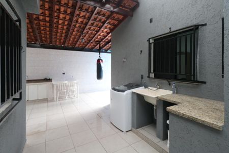Casa à venda com 127m², 4 quartos e 2 vagas Casa à venda com 127m², 4 quartos e 2 vagasÁrea de Serviço