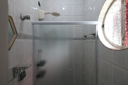 Casa à venda com 127m², 4 quartos e 2 vagas Casa à venda com 127m², 4 quartos e 2 vagasBanheiro da Suíte