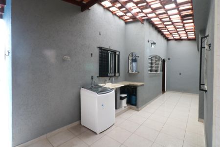 Casa à venda com 127m², 4 quartos e 2 vagas Casa à venda com 127m², 4 quartos e 2 vagasÁrea de Serviço