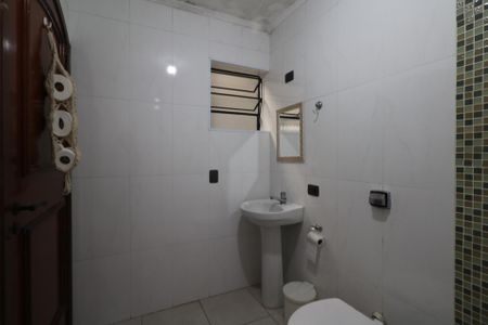 Casa à venda com 127m², 4 quartos e 2 vagas Casa à venda com 127m², 4 quartos e 2 vagasBanheiro Social 2