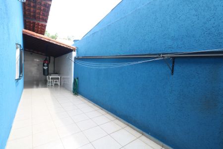 Casa à venda com 127m², 4 quartos e 2 vagas Casa à venda com 127m², 4 quartos e 2 vagasQuintal