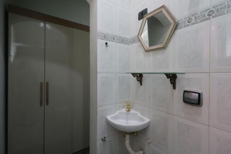 Casa à venda com 127m², 4 quartos e 2 vagas Casa à venda com 127m², 4 quartos e 2 vagasBanheiro da Suíte