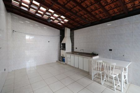 Casa à venda com 127m², 4 quartos e 2 vagas Casa à venda com 127m², 4 quartos e 2 vagasÁrea gourmet