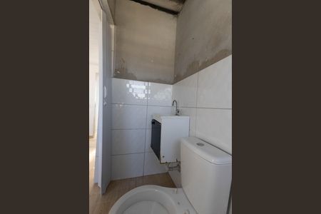 Banheiro  de casa de condomínio para alugar com 1 quarto, 15m² em Jardim Filhos da Terra, São Paulo