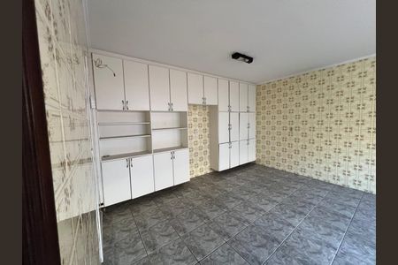 Casa para alugar com 3 quartos, 380m² em Vila Antonina, São Paulo